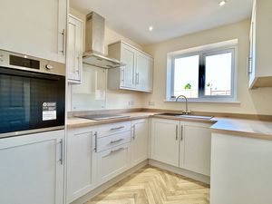 Kitchen- click for photo gallery